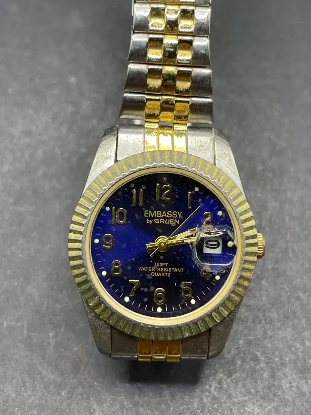 Vtg Embassy By Gruen Men’s Presidential Two Tone Date Quartz Watch Blue Dial